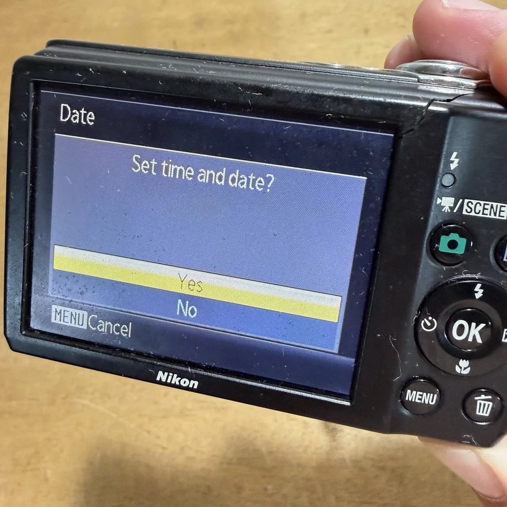 Nikon Coolpix L24 Black Compact Camera 14.0MP 3.6x Zoom FOR PARTS Repair